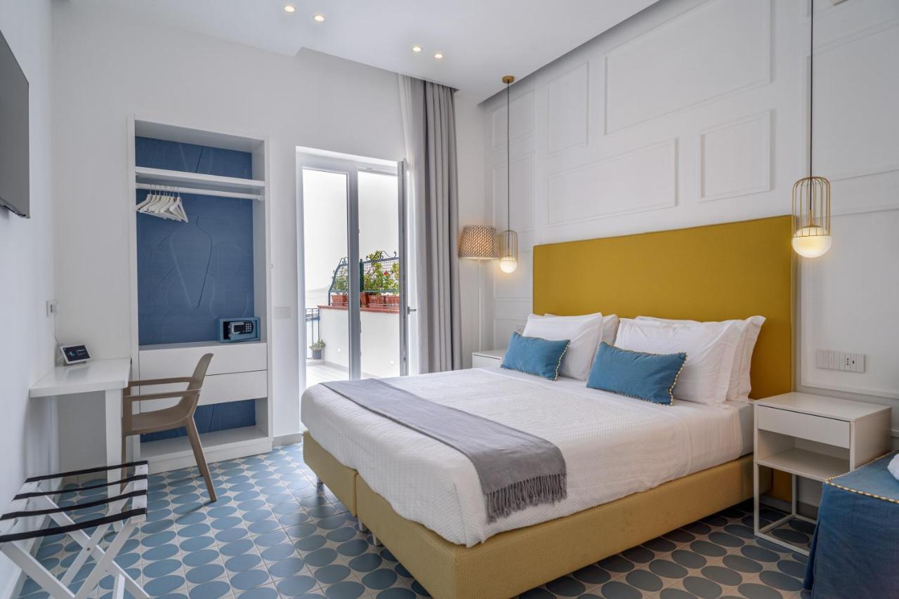 Capri Marina Suite Exterior photo