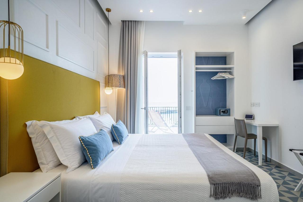 Capri Marina Suite Exterior photo
